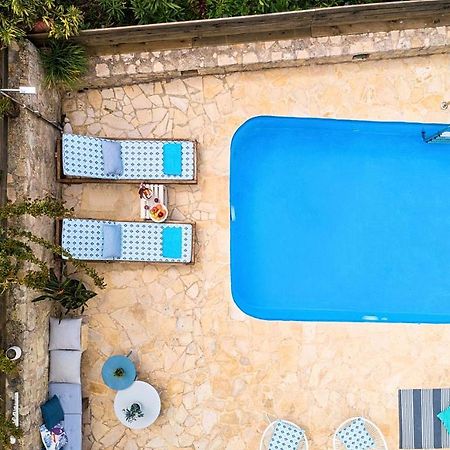 Apple Villas Mouríon エクステリア 写真