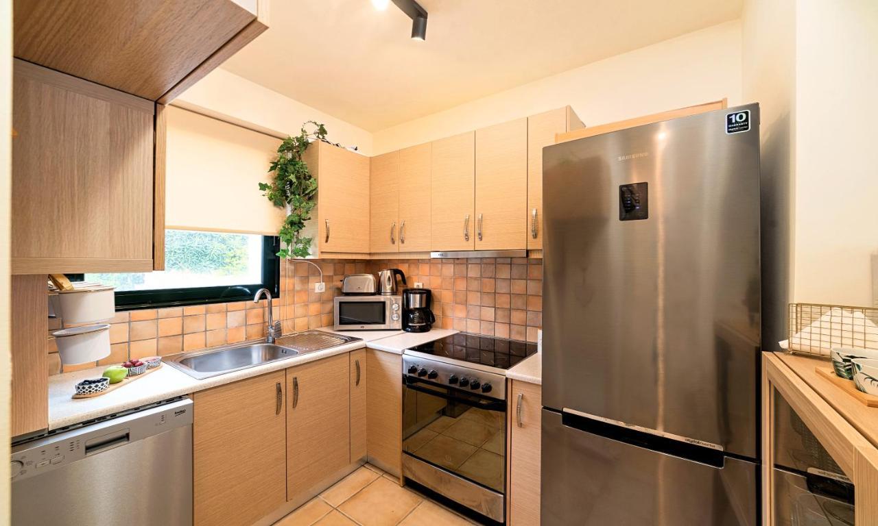 Apple Villas Mouríon エクステリア 写真