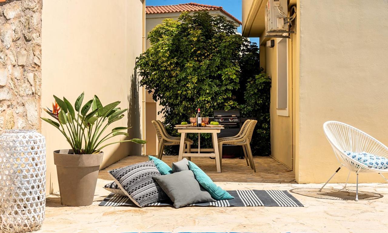 Apple Villas Mouríon エクステリア 写真