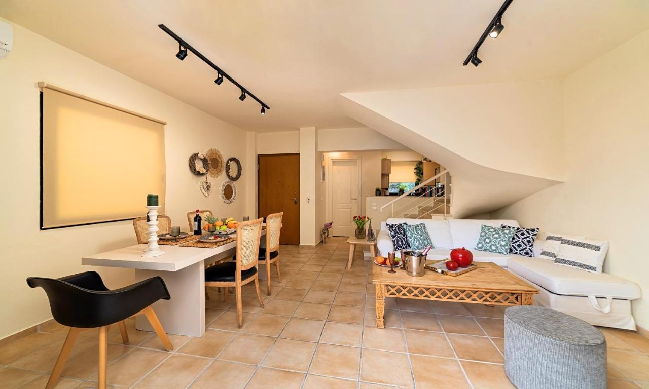 Apple Villas Mouríon エクステリア 写真