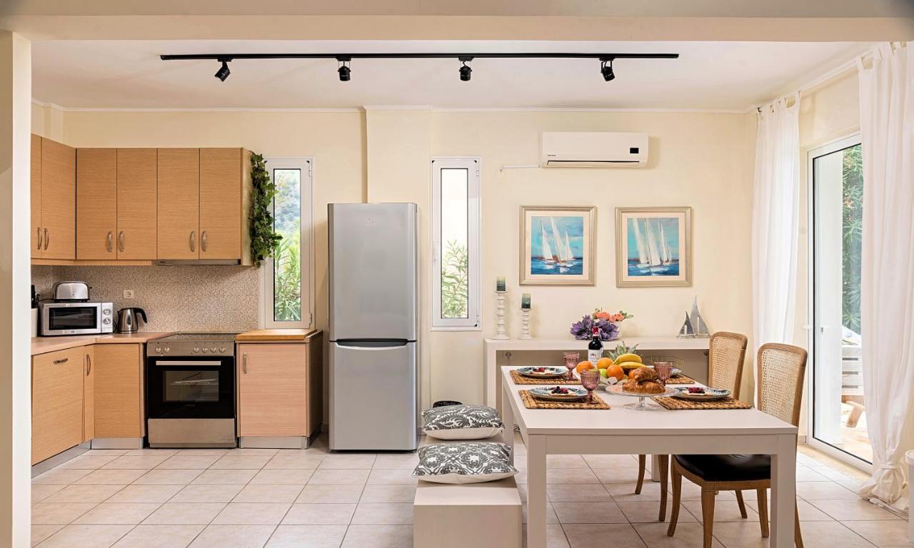 Apple Villas Mouríon エクステリア 写真